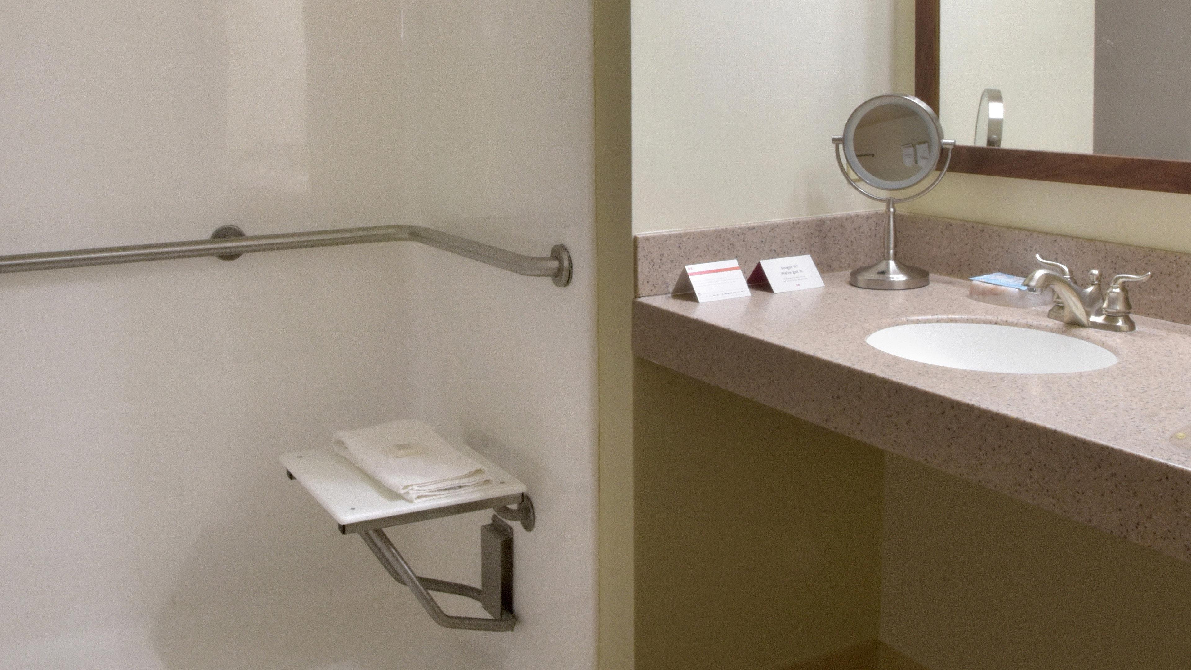 Crowne Plaza Cleveland Airport By Ihg Hotel Middleburg Heights Eksteriør billede