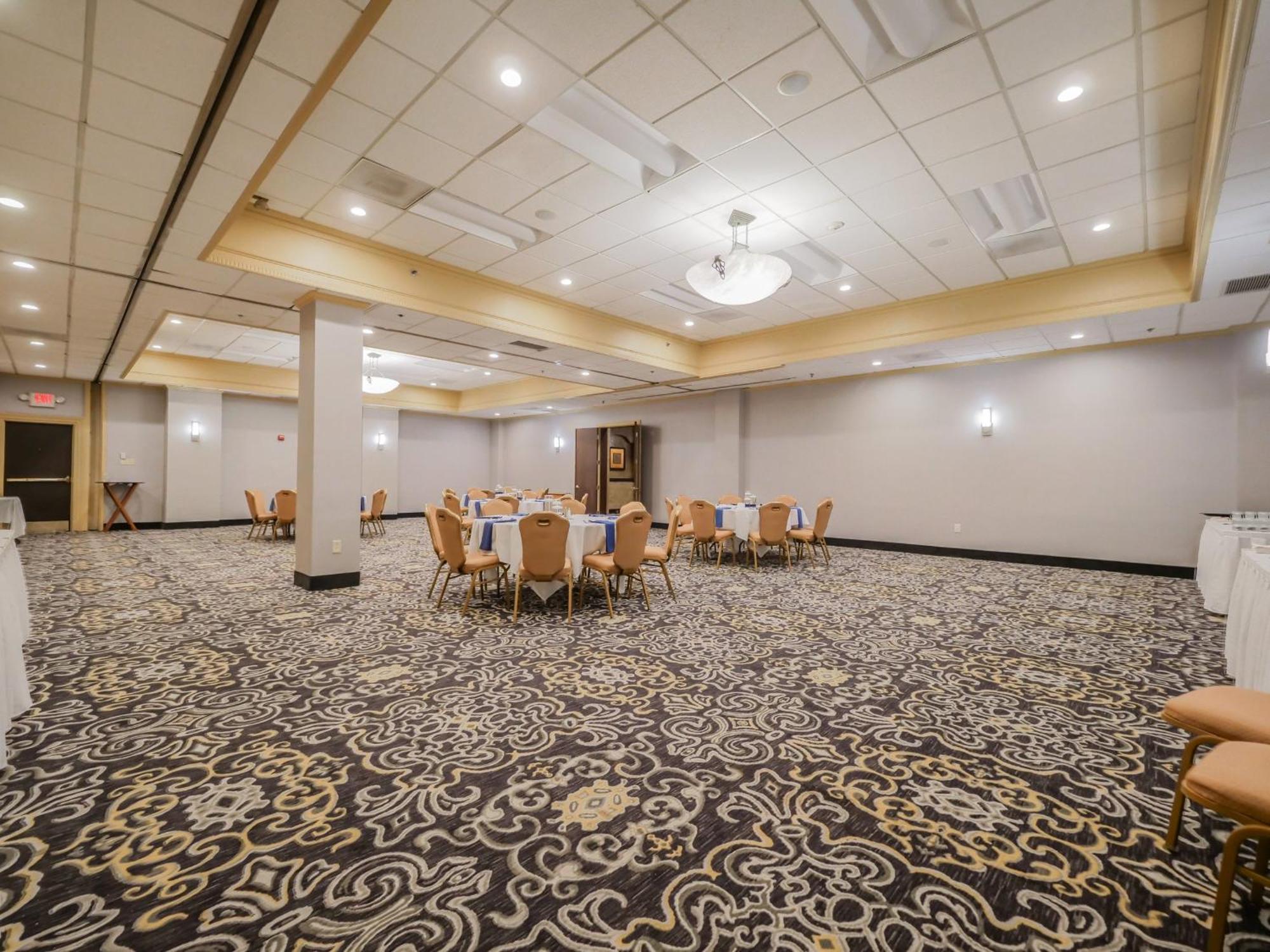 Crowne Plaza Cleveland Airport By Ihg Hotel Middleburg Heights Eksteriør billede