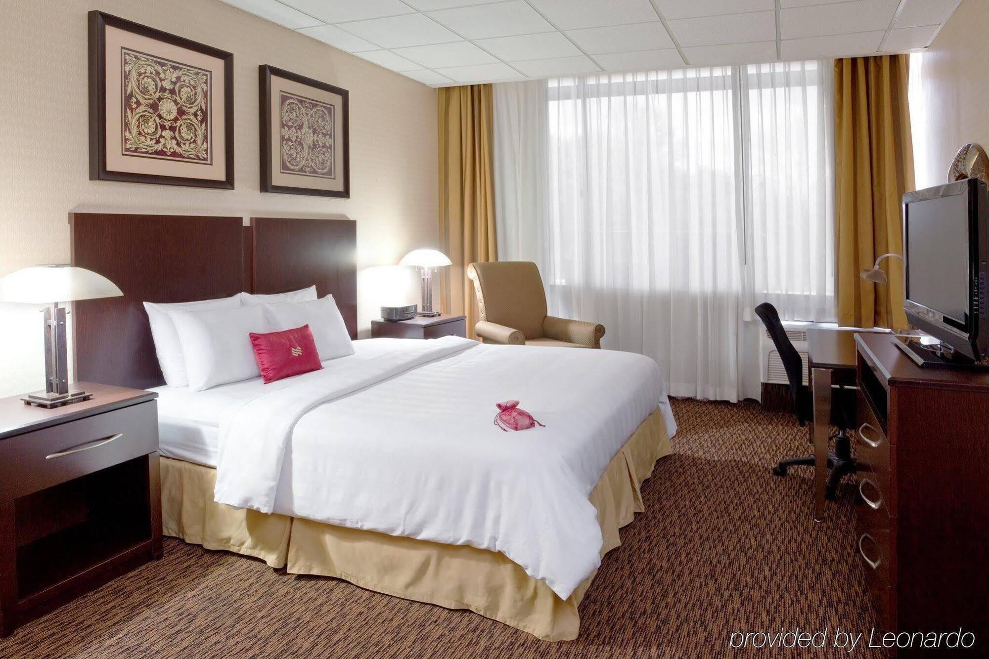 Crowne Plaza Cleveland Airport By Ihg Hotel Middleburg Heights Eksteriør billede